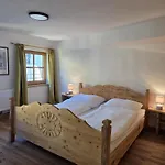 Resi's Stadthaus شقة *