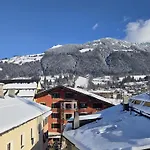 Resi's Stadthaus شقة