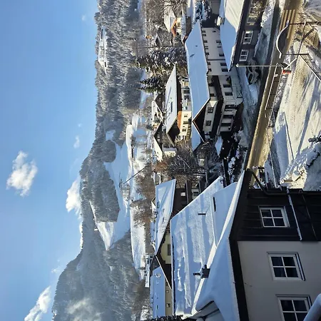 Resi's Stadthaus Apartamento *