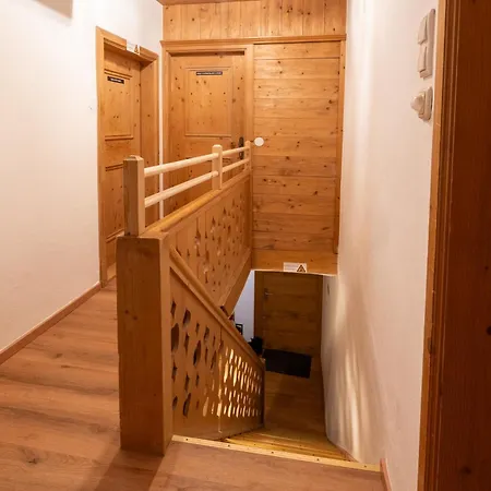 Resi's Stadthaus Apartment Kitzbuhel